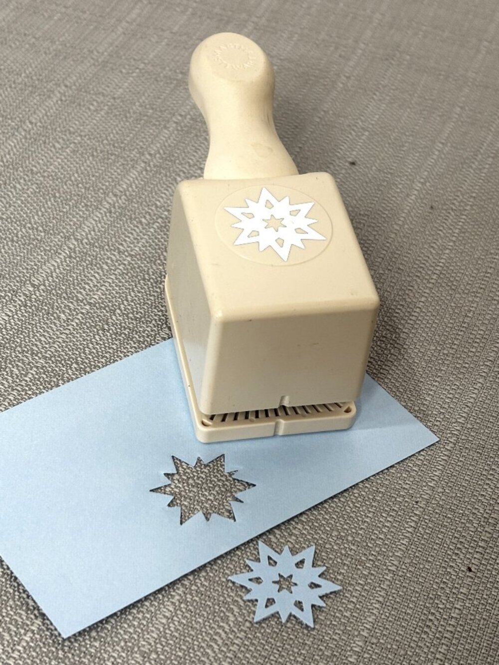 Martha Stewart 12 pointed Double Star Paper Punch 1.25" Craft Scrapbooking Tool